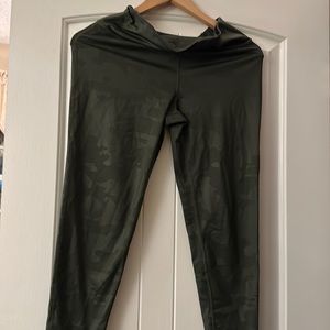 Camo leggings green
